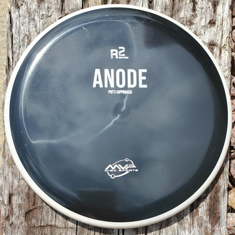 MVP R2 Neutron Anode - Putt & Approach