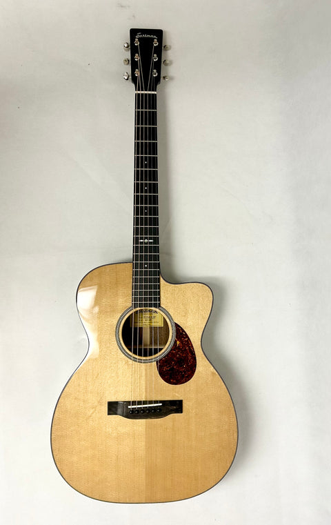 Eastman Acoustic Guitar - E1OMCE-SP