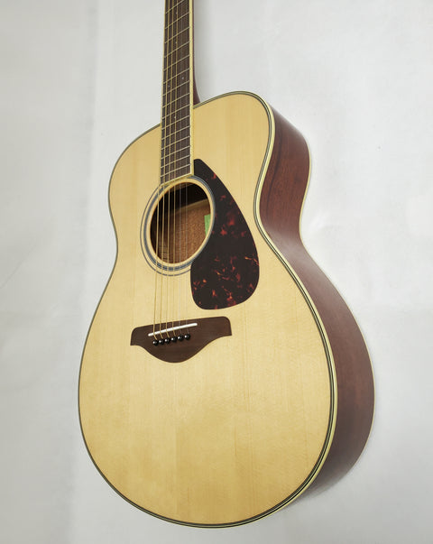 Yamaha Acoustic Guitar - FG820